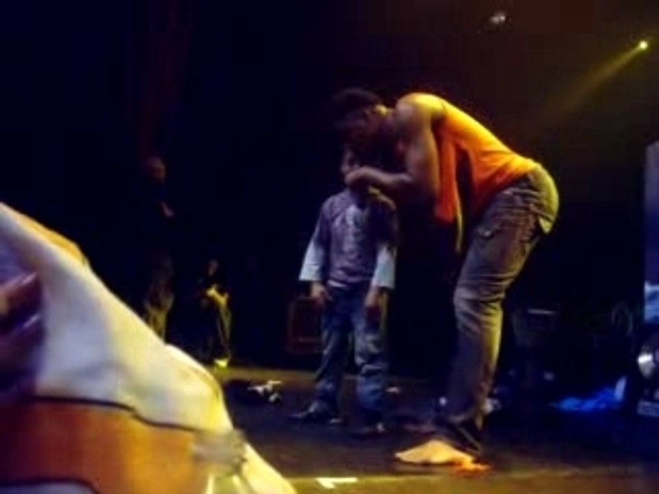 Mokobé feat Dj Lewis - Bisou + Grippe aviaire