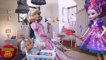 Et dessins animés Prince avec Cendrillon poupées Barbie petite télé