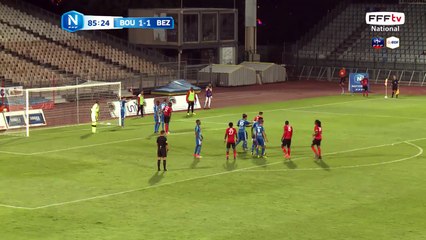 Corner dangereux mais personne ne reprend la balle qui traîne dans la surface.