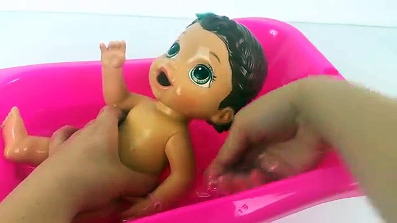 Baby Alive Minha Boneca Rotina da Manhã Lili Comendo Massinha de Modelar PlayDoh ToyToysBr