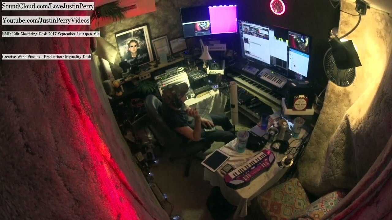Creative Wind Studios Production Originality Desk (1400)