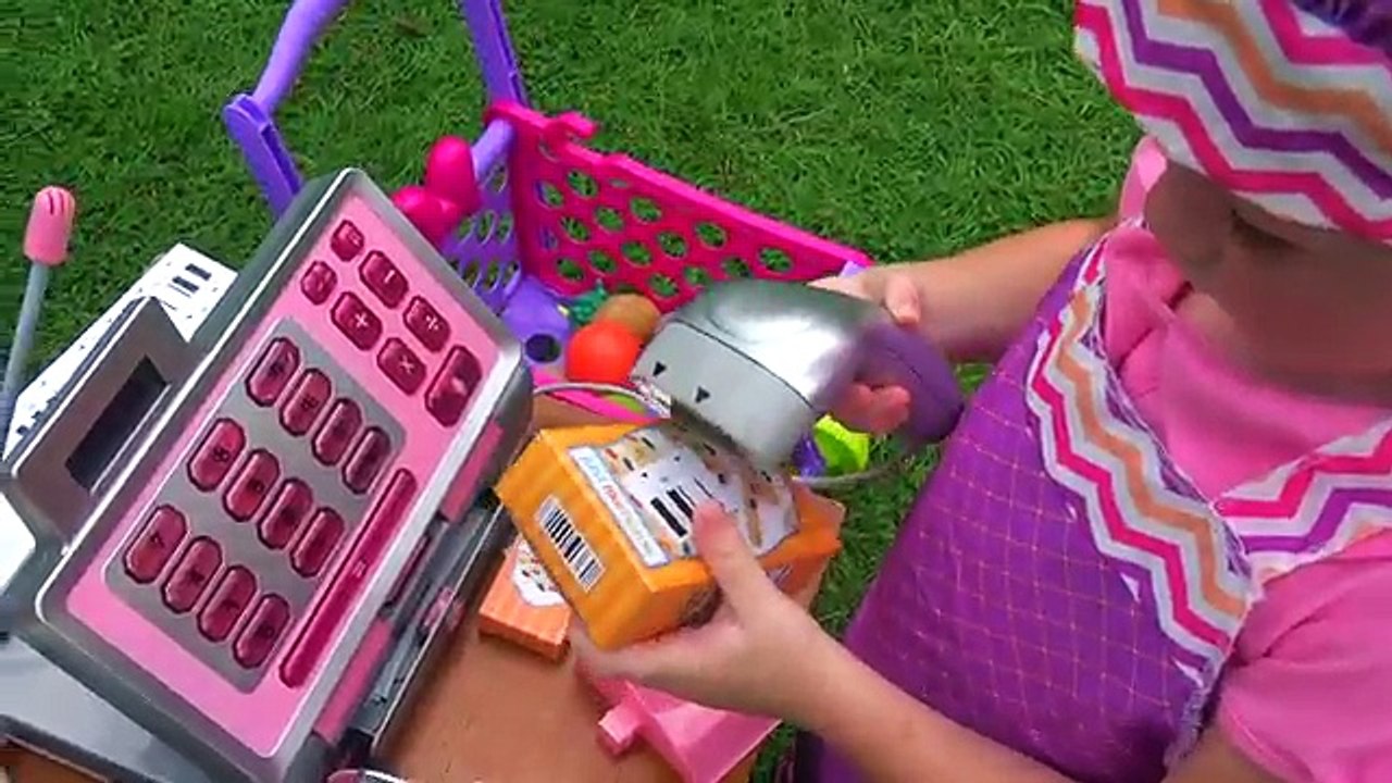 Bebé mala en video y Nastia niños dañinos auge de la muñeca había salido de la pupsiki muñecas del juego mar