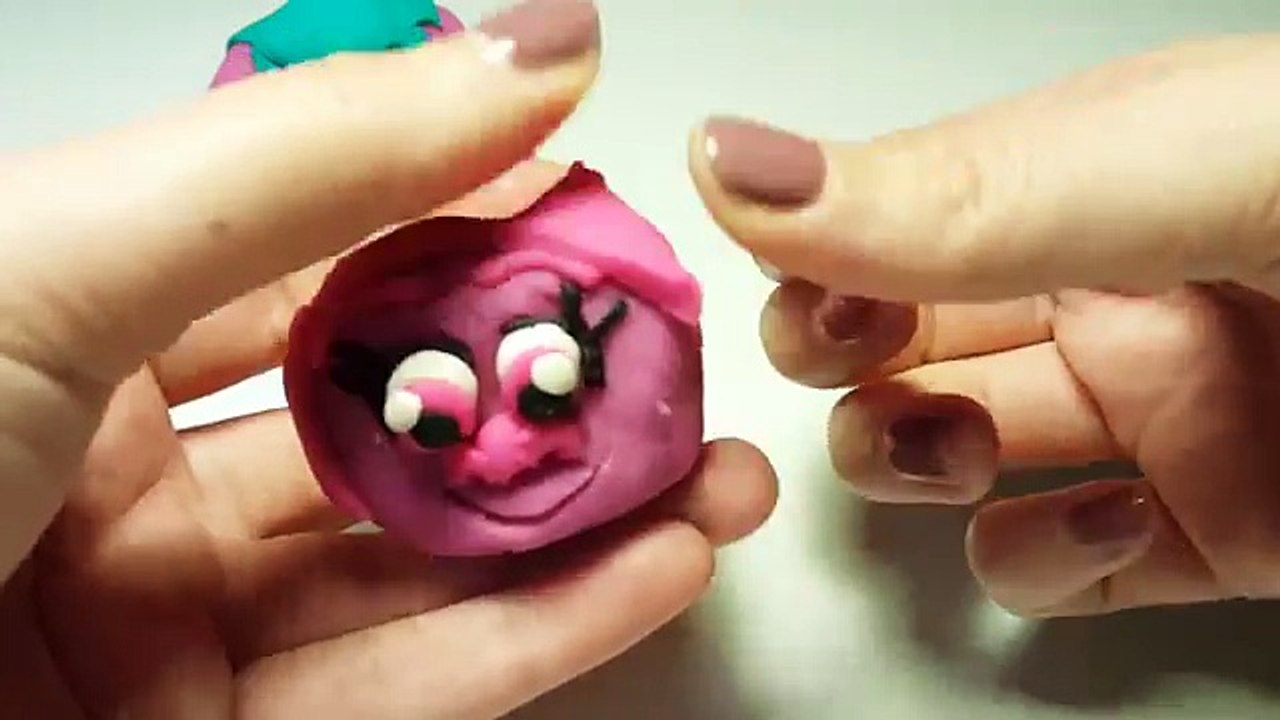 и в  в и к  и Детка ребенок банка банк филиал Диснейка кукла Дети Дети ... пародия мак грабить грабить грабеж Сон троллей