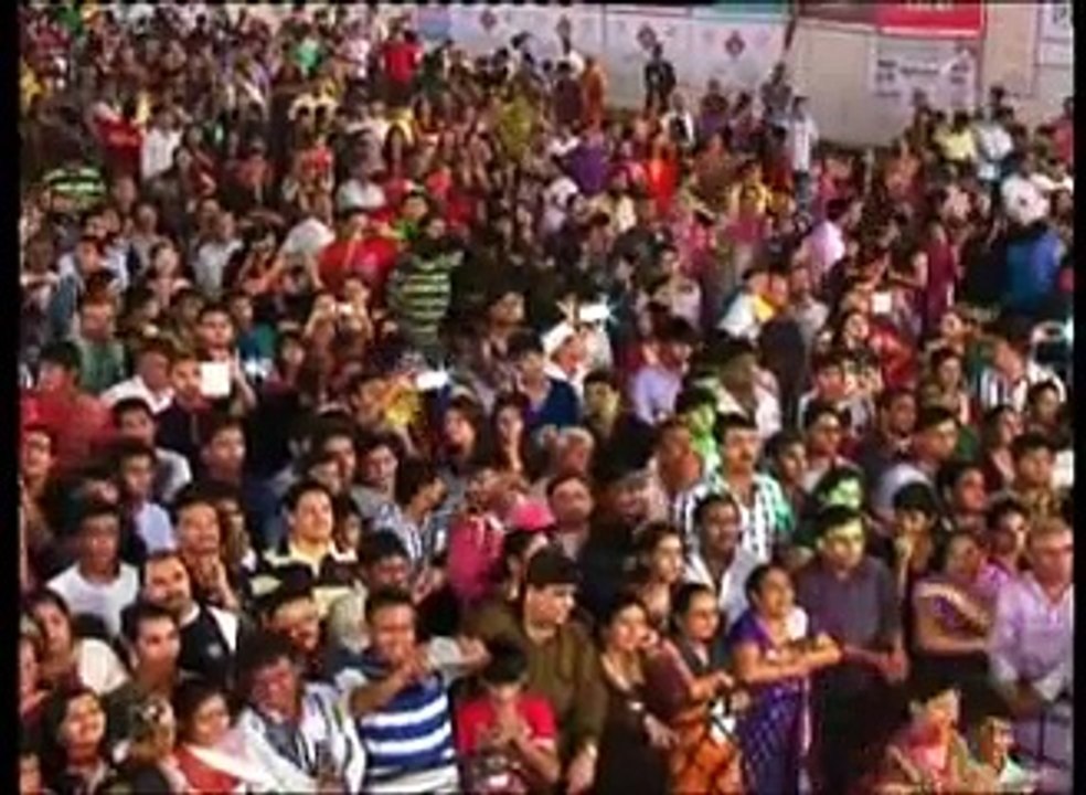 Arijit Singh LIVE challenging Atif Aslam , singing Phir mohabbat & other atif aslam songs