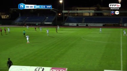 Frappe dévissée juste devant les buts !