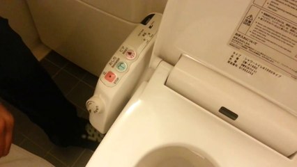 Présentation des toilettes au Japon!!