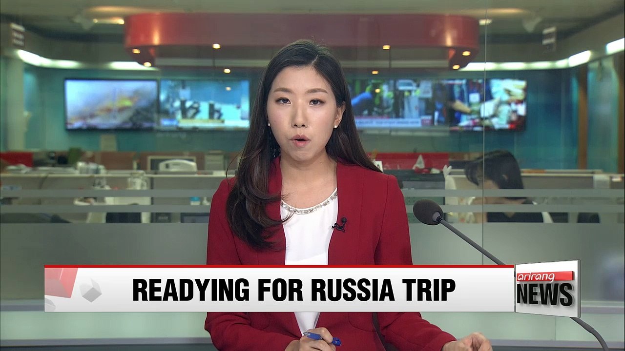 President Moon readies for summits with Putin, Abe in Russia next week