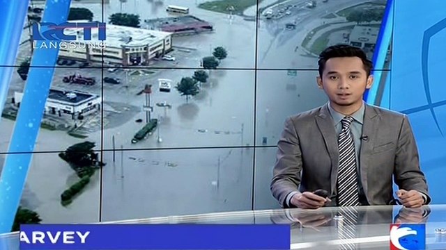 Viral, Bermain Piano saat Banjir di Houston Amerika Serikat