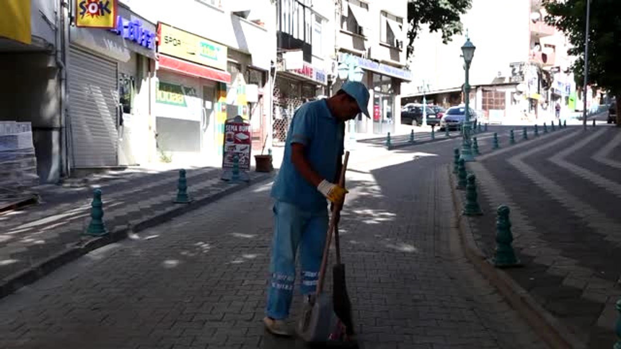 Bizim Tatilimiz, Bayramımız Seyranımız Yok"