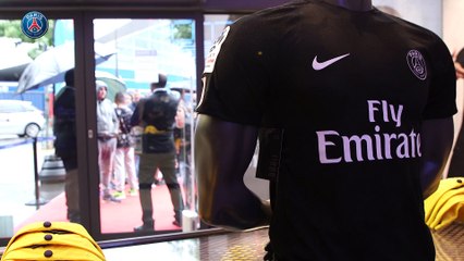 Le troisième maillot 2017-2018 au Megastore