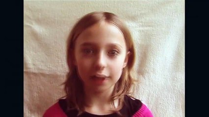 De 0 à 16 ans cette fille est photographiée par ses parents chaque semaine