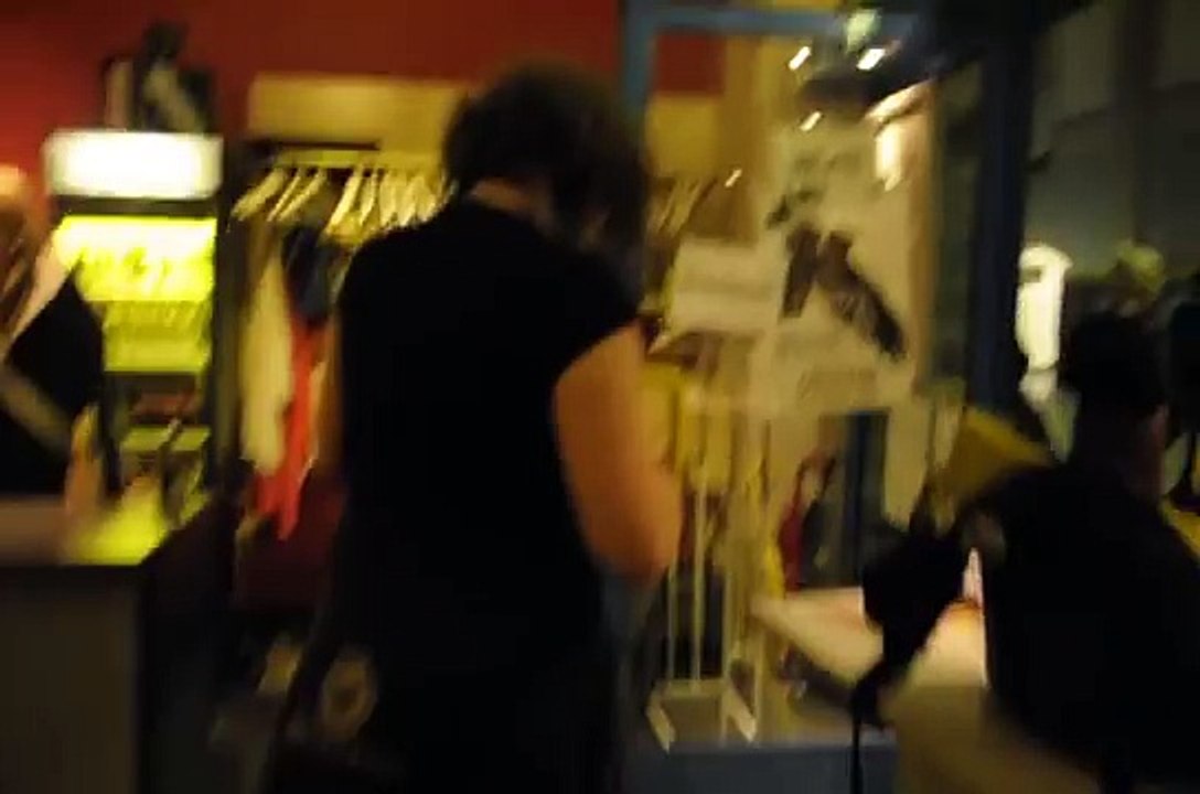 L'hymne Islandais chanté dans un hall de Gare par une chorale... FRISSONS