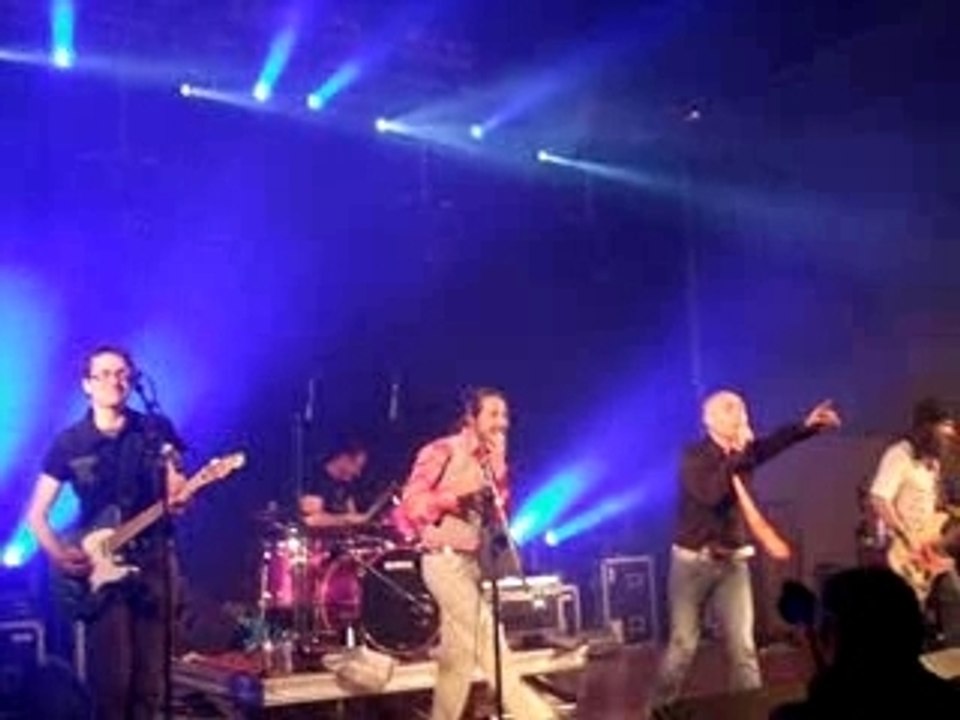 Les Fatals Picards - Seul et célibataire (live)