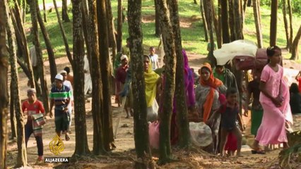 Thousands of Rohingya risk their lives to escape violence