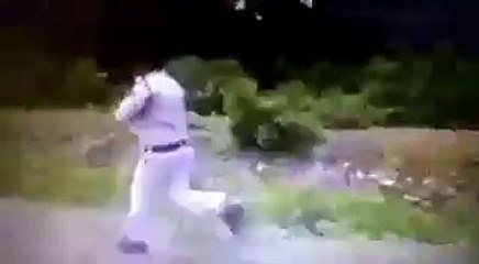 Policía Indio salva 400 niños de una Bomba