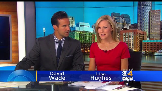 حقوق الإنسان على الطريقة الإمريكية ..شرطى يعتدى على ممرضة إثناء عملها