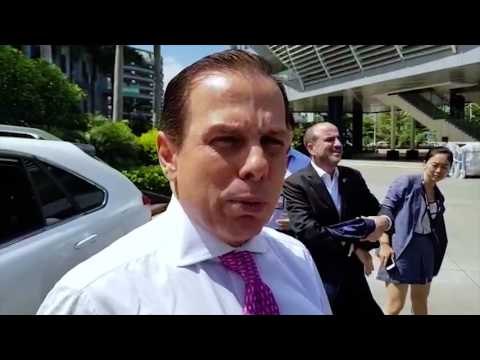 Após recuperar CNH, Doria dirige carro elétrico na China | JP Notícias