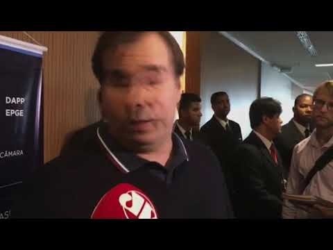 “Sistema eleitoral brasileiro faliu”, diz Rodrigo Maia em evento da FGV no Rio