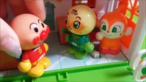 Anpanman lanime ❤ Dokin-chan et Meronpanna-chan dans une maison de jouet est ne se produit pas facilement Baikinman est venu jouer ❤ vous prétendez jouer sur les jouets pour les enfants des soins Toikizzu