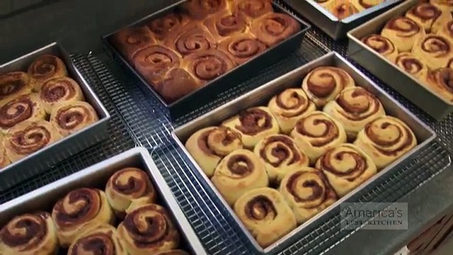 Equipment Review: Best Rimmed Baking Sheets (Sheet Pans, Jelly Roll Pans) & Our Testing Wi