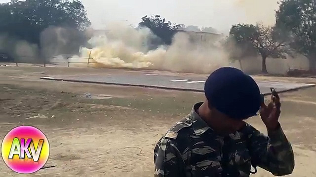 जो लोग हेल्कॉपटर नही देखे है । यह विडियो जरूर देखे आप के रोंगटे खड़े हो जायेंगे