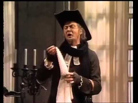 TG 15.10.14 Quasi 10mila giovani spettatori per il Barbiere di Siviglia al Petruzzelli