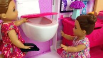 Jeunes filles pour et clin doeil avec Barbie Ken bébé allaité poupées barbie vidéo