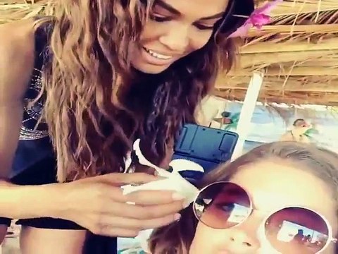 Doutzen Kroes Hot In Pool Hottest Dutch Model