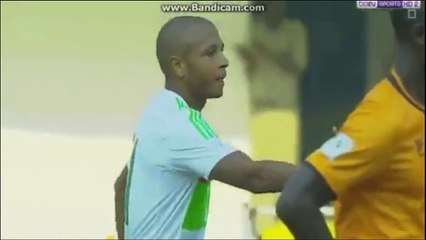 Golo de Brahimi pela Argélia