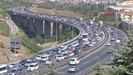 Kocaeli'de Bayram Dönüşü Trafik Yoğunluğu-2