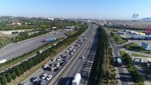 Kurtköy'de Bayram Dönüşü Trafik Yoğunluğu Havadan Görüntülendi