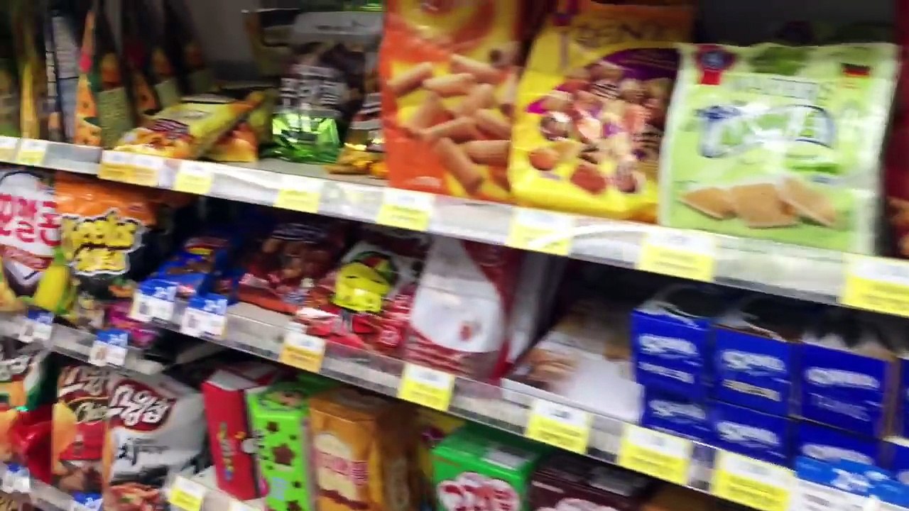 韓国のコンビニ　わいのおすすめお菓子たべる