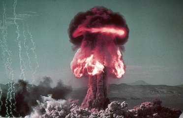Carré: 4 essais nucléaires auxquels nous n'aurions pas dû survivre