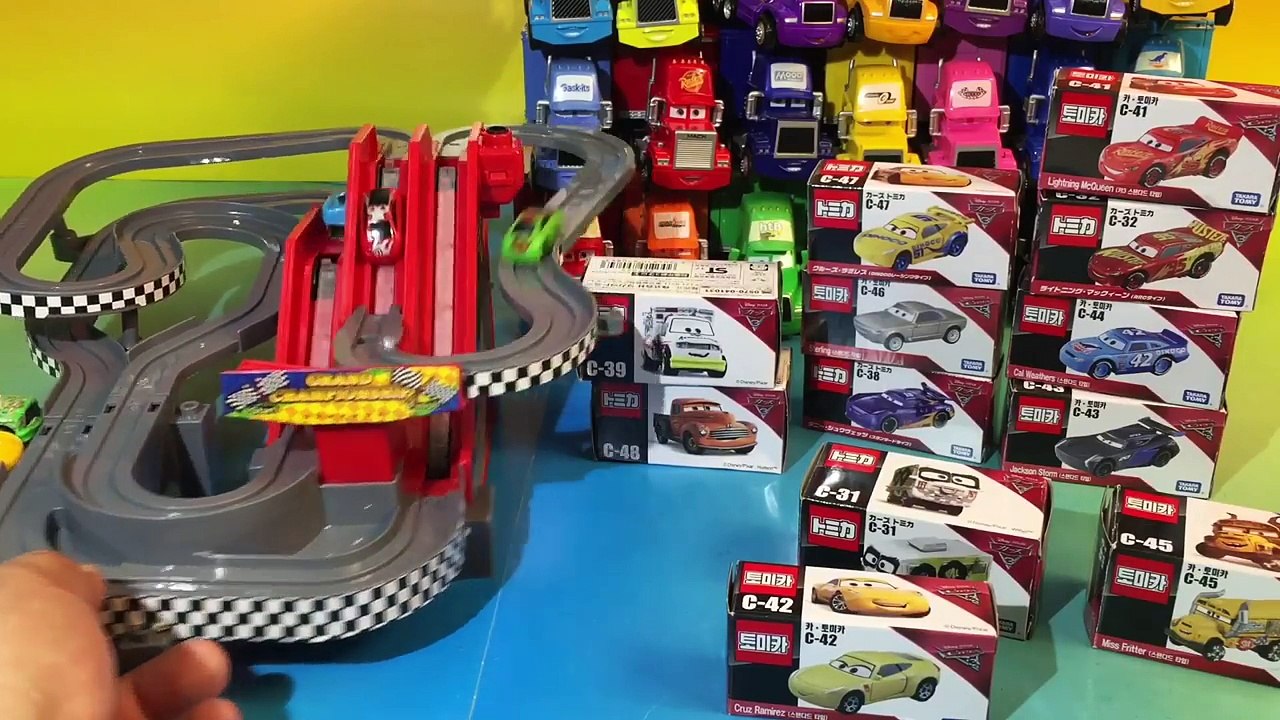 Disney cars 3 complete TOMICA diecasts lightning mcqueen jackson storm cruz ramirez pixar