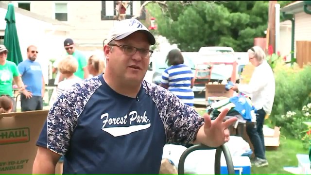 10-Year-Old Girl Organizes Fundraiser to Help Harvey Victims