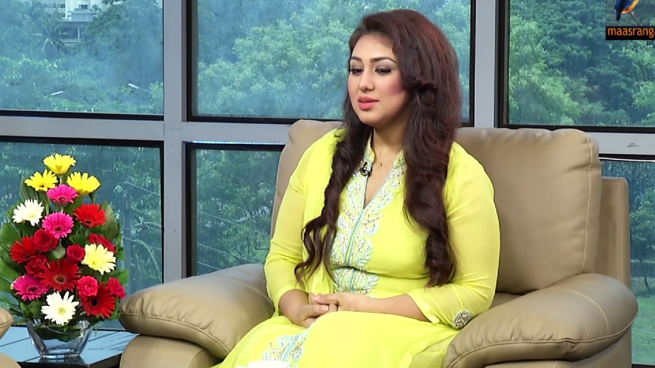 Apu Biswas talking herself