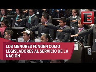 Niños mexicanos toman los curules de San Lázaro