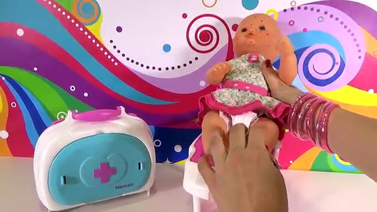 La bebé Luci juega a Slither io con Martina Capítulo #15 Nenuco juguetes en español