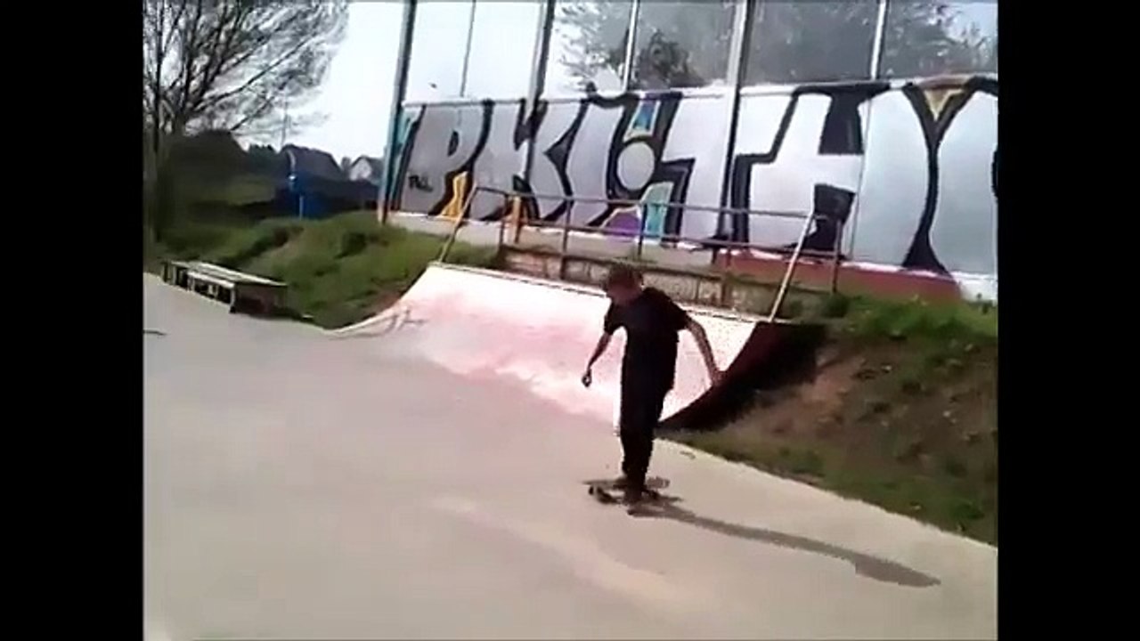 Świdnicki skatepark - heelflip, ollie pod schodki, manual i inne