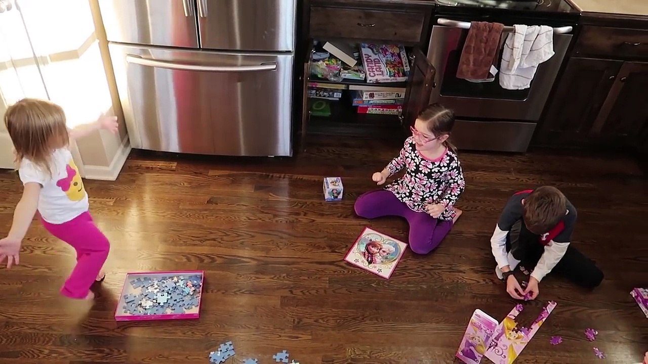 ⛸First Time ICE SKATING!