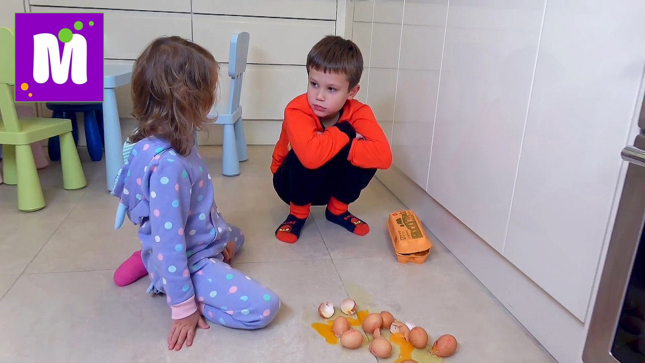 Родители забыли детей одних дома и уехали на от...