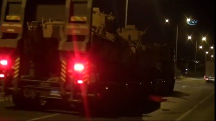 Hatay Sınırına Askeri Sevkiyat Sürüyor