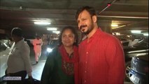180.Vivek Oberoi in all smiles at the airport