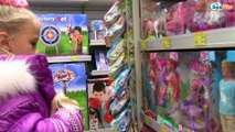 Ярослава с Куклой Барби ШОППИНГ в Магазине Игрушек Покупка Новогодней Елки Barbie Dolls