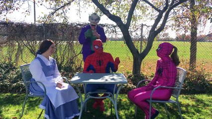 SPIDERMAN GETS SHRUNK! - Everybody shrinks - Elsa Spiderman Superhero Kid Movie In Real Life In 4K