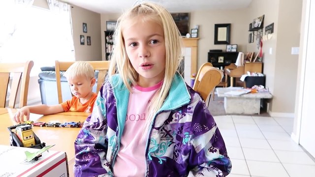 ✂️BOY CUTS SISTERS HAIR!!