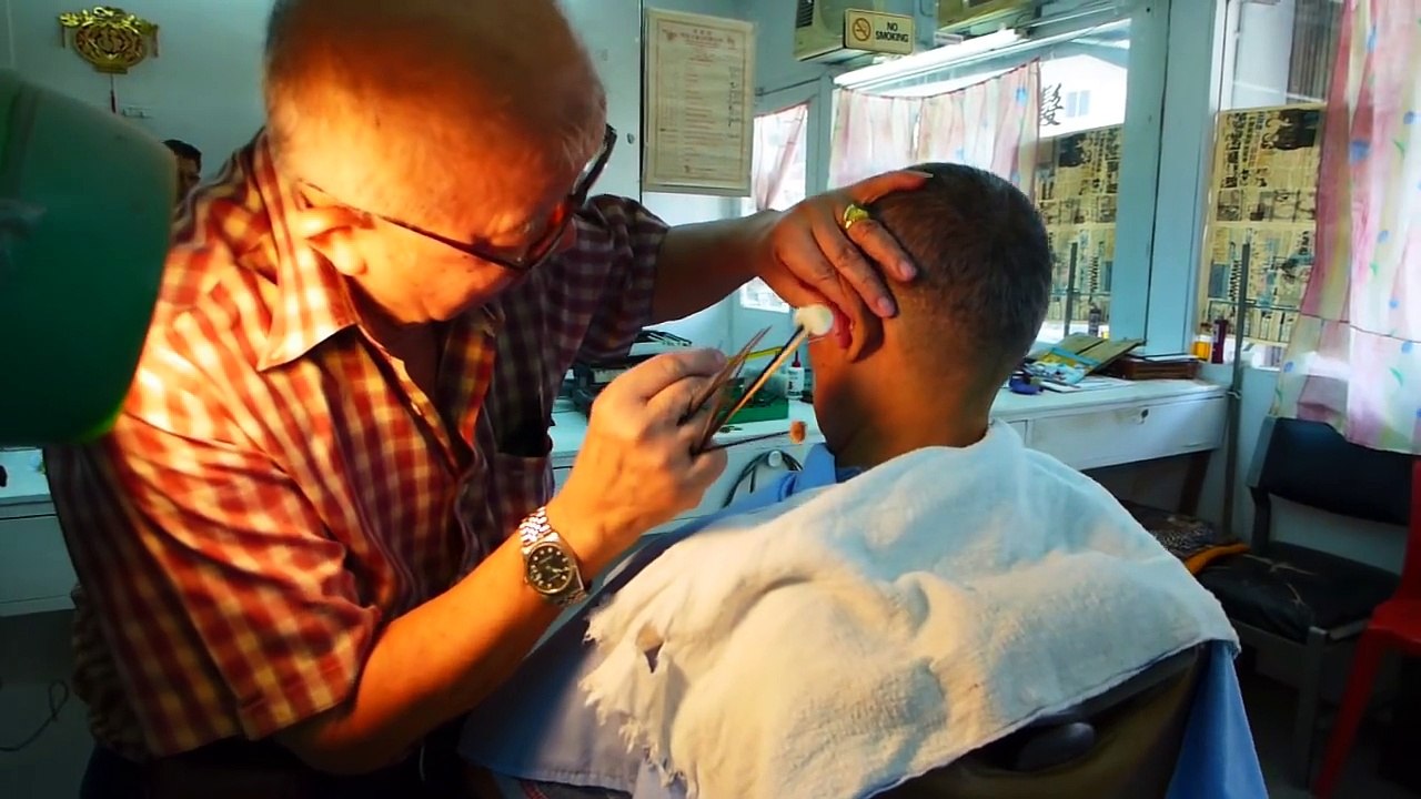 Chinese Ear Cleaning in Malaysia （传统挖耳垢）