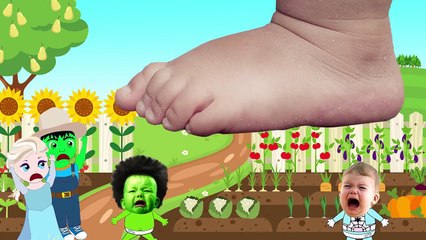 Frozen Elsa Big Fork vs Giant Foot Monster!! Big Giant Foot vs Frozen Elsa!