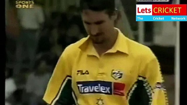 Abdul Razzaq 3 monster sixes vs Australia 2002