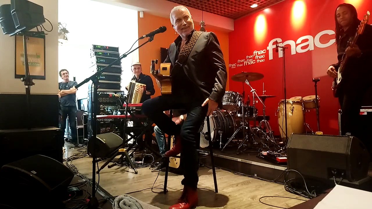 Bernard Lavilliers showcase 2